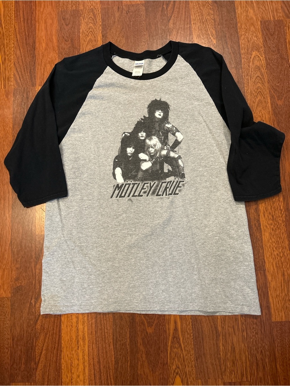 Motley Crue Raglan Baseball Style Metal Hair Band Tshirt Size Large